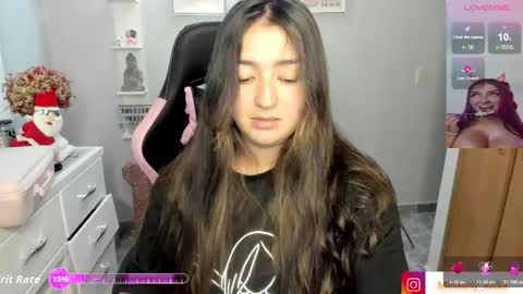 Snapshot of melaany_ chatting on 01-07-26, 12:46 Melaany online show from 01-07-26, 12:46