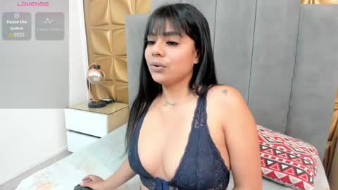 Melani online show from 02-17-25, 01:42