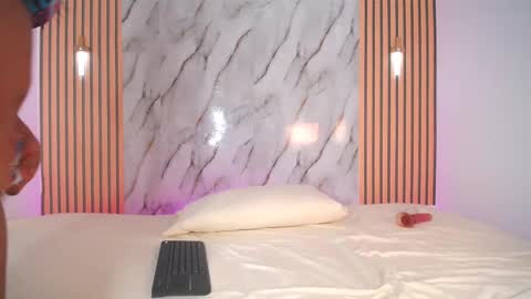 Melani eli online show from 10-10-25, 01:54