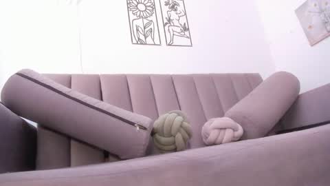 Snapshot of melani_greyy chatting on 02-14-26, 09:22 melani greyy online show from 02-14-26, 09:22