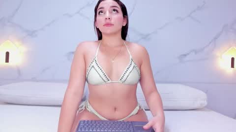 Snapshot of melanie_harl chatting on 02-21-26, 07:48 Melanie online show from 02-21-26, 07:48