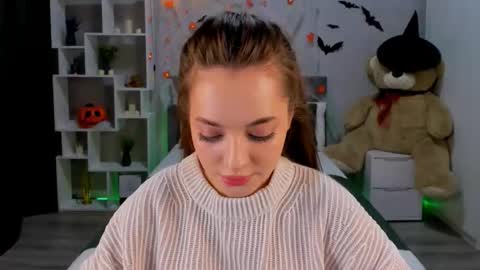 MelanieAlves online show from 10-22-25, 12:27