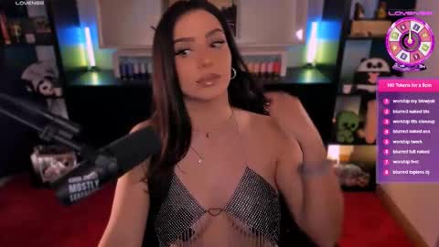 Melanie  online show from 11-30-25, 06:01