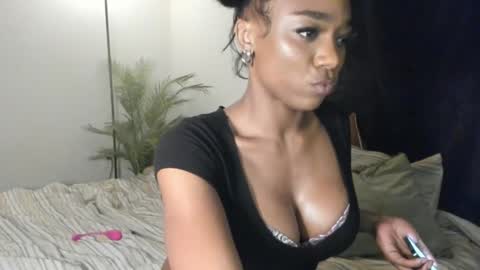 melaninmelanix online show from 03-02-25, 09:21