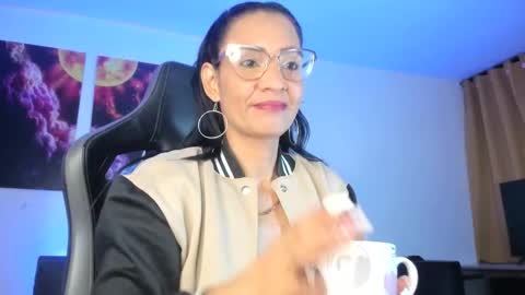 melannia_hills online show from 01-16-25, 07:28