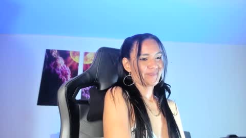 melannia_hills online show from 01-20-25, 01:00