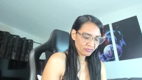 melannia_hills online show from 02-26-25, 06:26