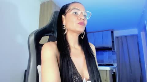 melannia_hills online show from 03-11-25, 01:23
