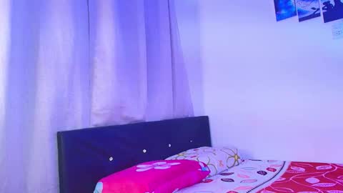 melannia_hills online show from 10-18-25, 05:32