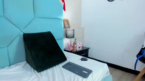 Melanny garcia online show from 12-14-24, 04:31