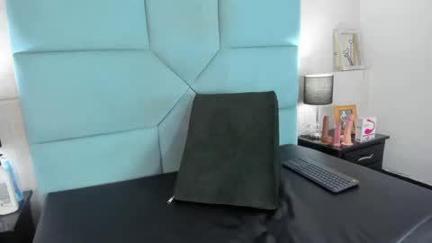 Melanny garcia online show from 02-15-25, 07:06
