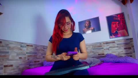 Melanny taylor online show from 12-21-25, 01:46