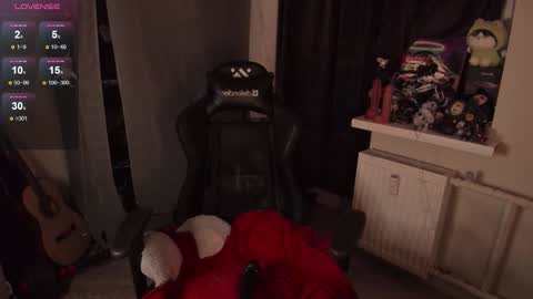 Snapshot of melante_s chatting on 11-14-25, 07:12 Ash online show from 11-14-25, 07:12