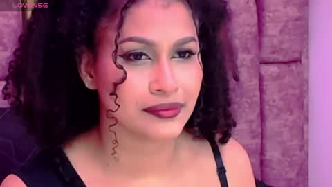 Snapshot of melany_garden chatting on 10-11-25, 01:20 LAURA online show from 10-11-25, 01:20