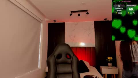 Snapshot of melany_heaven chatting on 11-11-25, 09:15 melany_heaven online show from 11-11-25, 09:15