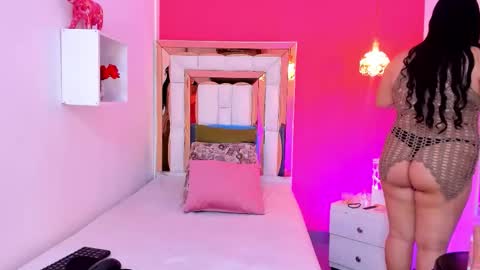 Snapshot of melany_hot699_ chatting on 12-16-25, 11:26 Melany online show from 12-16-25, 11:26