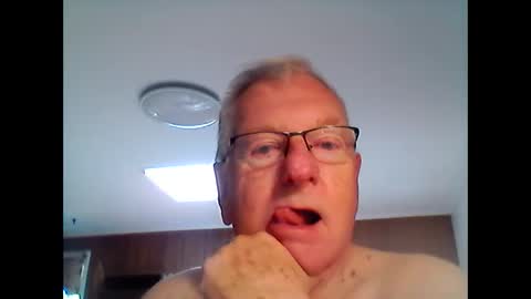 Snapshot of melbourne000 chatting on 11-06-25, 02:12 melbourne000 online show from 11-06-25, 02:12