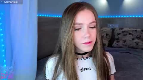 Snapshot of melee_eva chatting on 02-08-26, 02:59 Melee Eva - Thumbs Up please online show from 02-08-26, 02:59