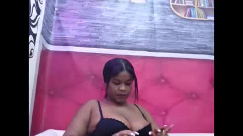 Snapshot of melhiza chatting on 12-27-24, 05:20 melhiza online show from 12-27-24, 05:20