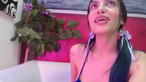 Snapshot of melhiza chatting on 03-12-25, 04:56 melhiza online show from 03-12-25, 04:56