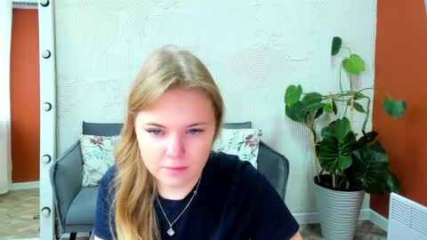 Sophia online show from 09-25-25, 05:22
