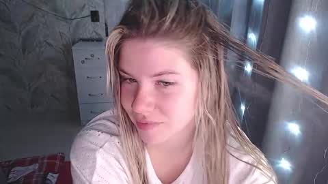 Melissa  Ray online show from 11-16-25, 06:13