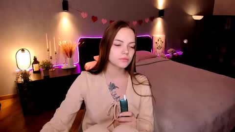 Melisa online show from 11-18-25, 02:17