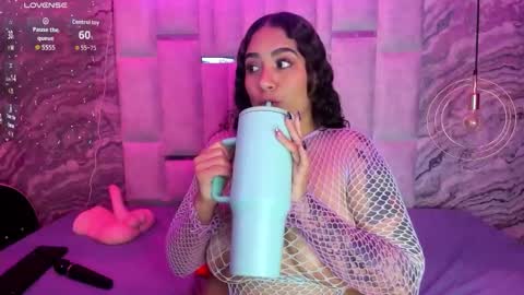 Snapshot of melissabloomm chatting on 11-11-25, 11:43 melissabloomm online show from 11-11-25, 11:43