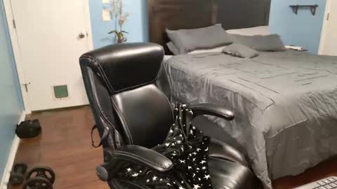 Snapshot of melissacumms chatting on 11-23-25, 01:22 Mistress Missy online show from 11-23-25, 01:22