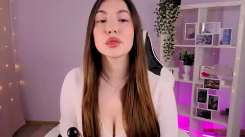 Snapshot of melissagray_ chatting on 10-16-25, 04:35 melissagray_ online show from 10-16-25, 04:35