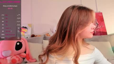 Snapshot of melissamiles chatting on 10-27-25, 03:49 melissamiles online show from 10-27-25, 03:49