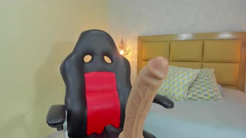    online show from 10-28-25, 08:22