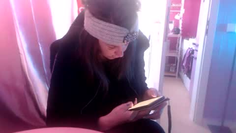 Melli online show from 12-17-25, 12:22