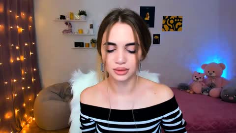 Snapshot of mellifluoustess chatting on 12-16-24, 09:31 Tessa online show from 12-16-24, 09:31
