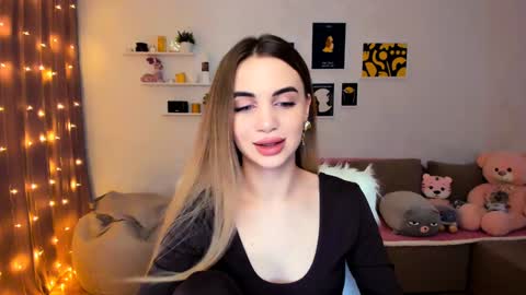 Snapshot of mellifluoustess chatting on 12-18-24, 10:46 Tessa online show from 12-18-24, 10:46