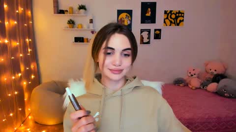 Snapshot of mellifluoustess chatting on 02-07-25, 12:53 Tessa online show from 02-07-25, 12:53