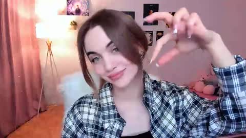 Snapshot of mellifluoustess chatting on 02-25-25, 09:46 Tessa online show from 02-25-25, 09:46