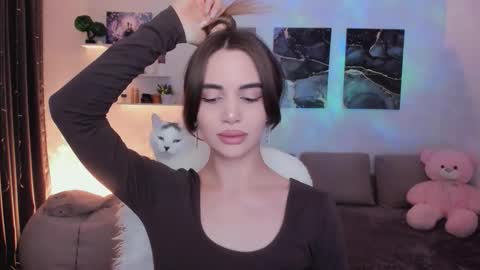 Snapshot of mellifluoustess chatting on 12-01-25, 02:16 Tessa online show from 12-01-25, 02:16