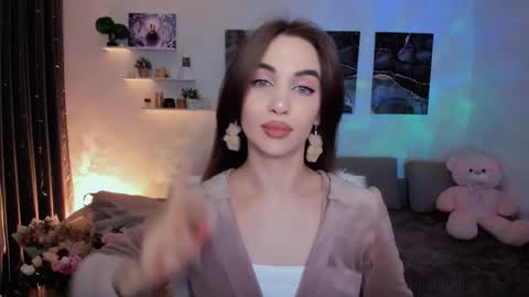 Snapshot of mellifluoustess chatting on 12-16-25, 09:53 Tessa online show from 12-16-25, 09:53