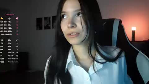 EVA online show from 11-14-25, 04:17