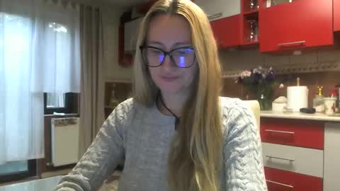 Melly online show from 09-30-25, 07:02