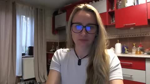 Melly online show from 10-23-25, 07:07