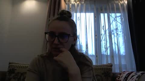 Melly online show from 11-04-25, 07:18