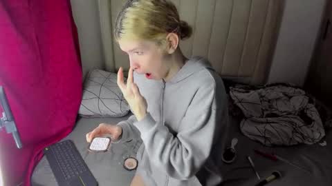 Melo online show from 10-20-25, 07:31