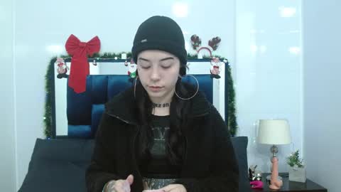Snapshot of meloddy_collins chatting on 12-05-24, 12:44 Meloddy Coliins online show from 12-05-24, 12:44