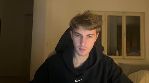 Snapshot of melodicass chatting on 12-05-25, 12:08 Melodicass online show from 12-05-25, 12:08