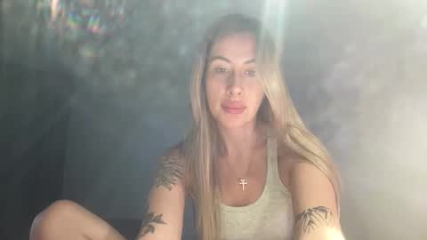 Melodie online show from 09-16-25, 03:57