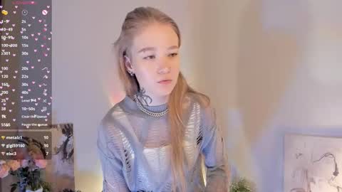 Snapshot of melodievejar chatting on 12-20-25, 05:47 melodievejar online show from 12-20-25, 05:47