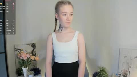 Snapshot of melodievejar chatting on 01-12-26, 05:23 melodievejar online show from 01-12-26, 05:23