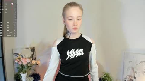 Snapshot of melodievejar chatting on 01-18-26, 04:05 melodievejar online show from 01-18-26, 04:05